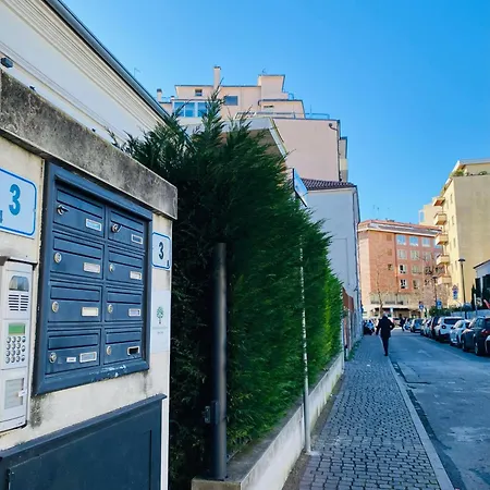 Πανσιόν Luxury Garden *