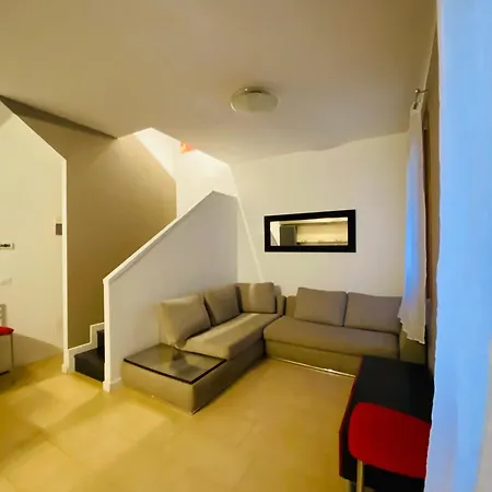 Luxury Garden Πανσιόν